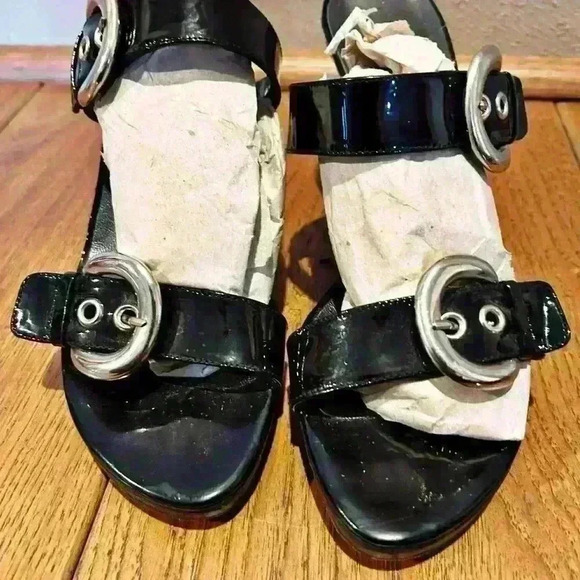 Stuart Weitzman Y2K Chunky Buckle Black Heels Size 7.5 - Picture 5 of 10